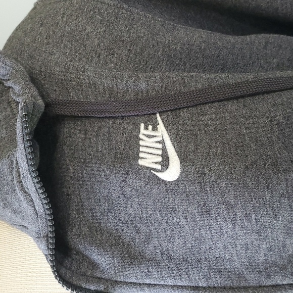 NIKE GRAY ZIPPER HOODIE. size medium.  One‎ small hole where the string c… - Picture 2 of 12
